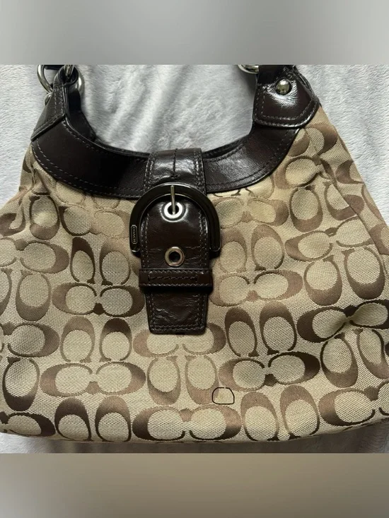 Coach Signature Soho Lynn Hobo Bag - Picture 3 of 16